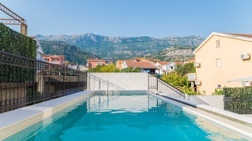 Hotel Kadmo by Aycon - Porodično leto, Budva, Crna Gora - 59.065 RSD - 3x noćenje u dvokrevetnoj Standard sobi za 2 osobe (1 dete do 11,99 godina besplatno), Doručak