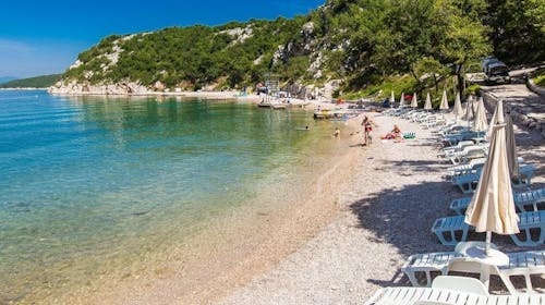 Holiday resort Kačjak - Leto za parove, Kačjak, Hrvatska - 38.156 RSD - 3x noćenje u Standard dvokrevetnoj sobi sa balkonom na morskoj strani za 2 osobe, Polupansion