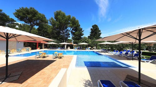 Mediteransko selo San Antonio - Leto u Dalmaciji udvoje, Biograd na Moru, Dalmacija, Hrvatska - 116.218 RSD - 5x noćenje u dvokrevetnoj sobi sa terasom za 2 osobe, Polupansion