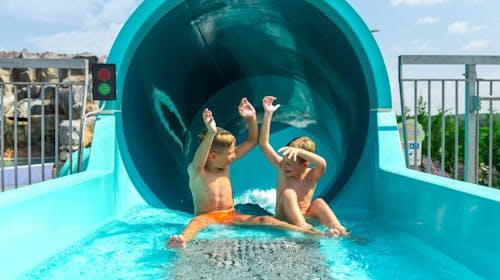 Aquapark Aquacolors - Celodnevna ulaznica za decu - Jul i avgust, Poreč, Istra, Hrvatska - 3.404 RSD - 1x celodnevna ulaznica za osobe od 100 cm do 120 cm, Korištenje atrakcija i bazena vodenog parka Aquacolors