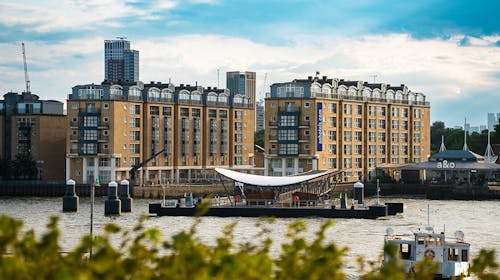 A&O London Docklands Riverside - Elegantni odmor tik uz Temzu, London, Ujedinjeno Kraljevstvo - 9.272 RSD - 1x noćenje u dvokrevetnoj Standard sobi ili porodičnoj sobi za 2 osobe (2 dece do 17 godina besplatno), Buffet doručak