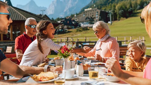 Hit Alpinea Kranjska Gora Roulette**** – Majski planinski wellness odmor, Kranjska Gora, Slovenija - 47.926 RSD - 3x noćenje u dvokrevetnoj sobi za 2 osobe, Polupansion