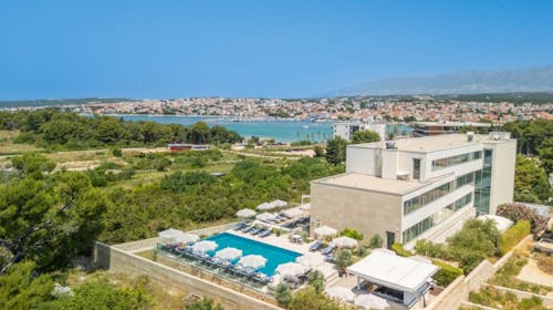 Joel Hotel - Luksuzno opuštanje u Novalji, Novalja, Pag, Hrvatska - 28.197 RSD - 2x noćenje u jednosobnom apartmanu sa balkonom i pogledom na more za 2 osobe (1 dete do 6,99 godina besplatno), Bogat buffet doručak