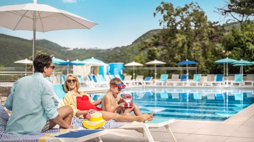 Sunny Rabac by Valamar - Zabavan porodični početak leta, Rabac, Istra, Hrvatska - 54.593 RSD - 2x noćenje u dvokrevetnoj sobi 2+1 (morska strana) za 2 osobe (1 dete do 17,99 godina besplatno), Sunny pun pansion