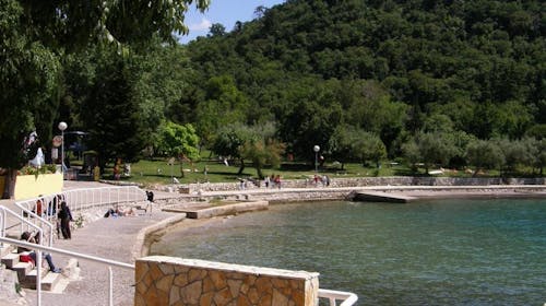 Hoteli Omišalj - Depandansa Primorka - Leto na Krku, Omišalj, ostrvo Krk, Hrvatska - 39.450 RSD - 3x noćenje u dvokrevetnoj sobi za 2 osobe (1. dete do 7,99 godina besplatno), Polupansion (buffet doručak i buffet večera sa uključenim bezalkoholnim pićem)