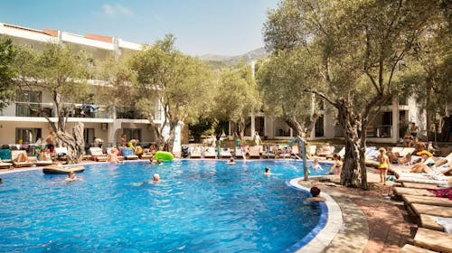 Vile Oliva Petrovac - Leto za parove, Petrovac na Moru, Crna Gora - 166.581 RSD - 7x noćenje u Standard dvokrevetnoj sobi u vilama (1 francuski ležaj) za 2 osobe, All inclusive
