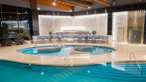 Hotel Azúr - Odmor u Superior porodičnoj sobi, Siofok, Mađarska - 99.835 RSD - 3x noćenje u Superior dvokrevetnoj sobi za 2 osobe (2 dece do 13,99 godina besplatno), Polupansion