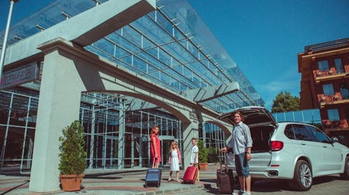 Hotel Azúr - Odmor u Superior porodičnoj sobi, Siofok, Mađarska - 75.611 RSD - 4x noćenje u Superior dvokrevetnoj sobi za 2 osobe (2 dece do 13,99 godina besplatno), Polupansion