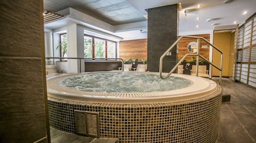 Hotel Bassiana Sarvar, Sárvár, Mađarska - 57.883 RSD - 4x noćenje u Royal sobi za 2 osobe, Polupansion