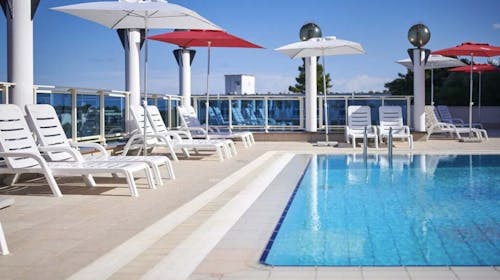 Hotel Gran Vista Plava Laguna - Leto u Poreču, Poreč, Istra, Hrvatska - 65.642 RSD - 5x noćenje u dvokrevetnoj Economy sobi sa dodatnim ležajem za 2 osobe (1. dete do 11,99 godina i 2. dete do 4,99 godina besplatno), Polupansion i piće uz večeru