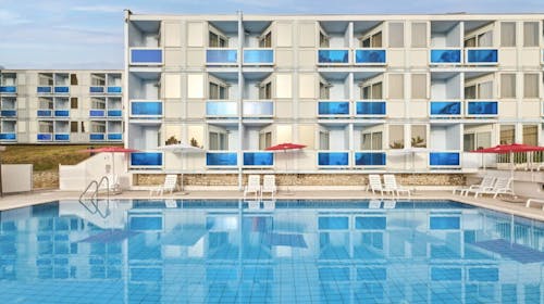 Hotel Plavi Plava Laguna - Porodično leto u Poreču, Poreč, Istra, Hrvatska - 68.685 RSD - 5x noćenje u Classic dvokrevetnoj sobi sa balkonom i dodatnim ležajem za 2 osobe (1. dete do 11,99 godina i 2. dete do 4,99 godina besplatno), Polupansion