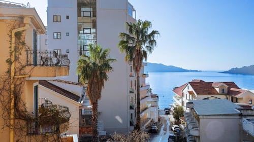 Hotel La Mer by Aycon - Porodično proleće i jesen, Rafailovići, Crna Gora - 34.593 RSD - 3x noćenje u dvokrevetnoj Standard sobi za 2 osobe (1 dete do 11,99 godina besplatno), Doručak