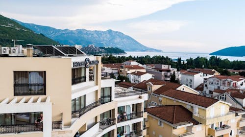 Hotel Kadmo by Aycon - Porodično proleće i jesen, Budva, Crna Gora - 30.756 RSD - 3x noćenje u dvokrevetnoj Standard sobi za 2 osobe (1 dete do 11,99 godina besplatno), Doručak