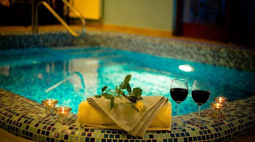 Boni Family Wellness Hotel, Zalakaros, Mađarska - 19.255 RSD - 2x noćenje u dvokrevetnoj sobi sa terasom ili balkonom za 2 osobe, Polupansion (bogati buffet doručak na spoljašnjoj terasi ili u restoranu i bogata domaća večera u 3 sleda u restoranu)