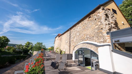 Althof Retz, Landgut & SPA - Adults only wellness odmor sa uključenom degustacijom vina, Retz, Austrija - 75.068 RSD - 2x noćenje u dvokrevetnoj sobi Classic Landgut za 2 osobe, Polupansion (buffet doručak i večera u 5 sleda)