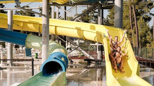 Zaton Holiday Resort - Aktivni odmor u mobilnim kućicama Superior sa polupansionom, Zaton, Dalmacija, Hrvatska - 22.070 RSD - 1x noćenje u dvosobnoj mobilnoj kućici Superior za do 5 osoba (2 odrasle osobe i 3 dece do 17,99 godina), Polupansion (buffet doručak i večera; točeno piće uz večeru)
