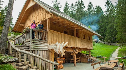 Glamping Lake Bloke - Porodični odmor u unikatnoj sobi Krpan, Nova vas, Slovenija - 15.580 RSD - 1x noćenje u unikatnoj sobi Krpan od masivnog drveta za 4 osobe, Doručak