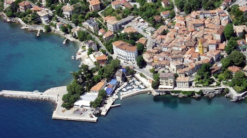 Hotel Park - First minute proleće i jesen u Lovranu, Lovran, Hrvatska - 28.184 RSD - 2x noćenje u dvokrevetnoj sobi morska strana za 2 osobe (1. dete do 13,99 godina i 2. dete do 2,99 godina besplatno), Polupansion (doručak i večera)