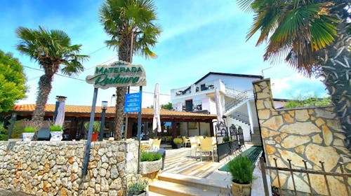 Vila Materada Poreč - Majski odmor na izuzetnoj lokaciji tokom sedmice, Poreč, Istra, Hrvatska - 25.843 RSD - 2x noćenje u dvokrevetnoj sobi za 2 osobe, Polupansion