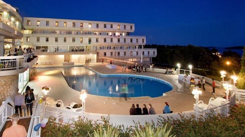Hotel Delfin Plava Laguna - Leto u Poreču, Poreč, Istra, Hrvatska - 89.109 RSD - 7x noćenje u Classic dvokrevetnoj sobi sa balkonom (morska strana) za 2 osobe (1 dete do 11,99 godina besplatno), Polupansion