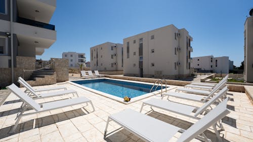 Meridian Pool Residences - Odmor na Pagu, Novalja, Pag, Dalmacija, Hrvatska - 29.939 RSD - 3x noćenje u dvosobnom apartmanu (4+2) za 6 osoba, Korištenje spoljašnjeg bazena