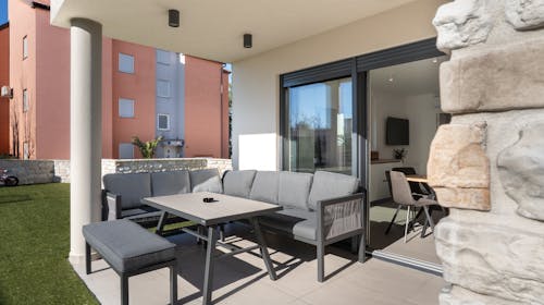 Noelia Pool Residence - Proleće u apartmanu u Novalji, Novalja, Hrvatska - 22.540 RSD - 3x noćenje u jednosobnom apartmanu (2+2) za 4 osobe, Korištenje spoljašnjeg bazena