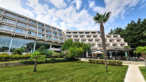 Hotel Mediteran Plava Laguna - Porodično leto u Poreču, Poreč, Istra, Hrvatska - 110.231 RSD - 5x noćenje u dvokrevetnoj Classic sobi sa dodatnim ležajem i balkonom za 2 osobe (1. dete do 11,99 godina i 2. dete do 4,99 godina besplatno), Polupansion