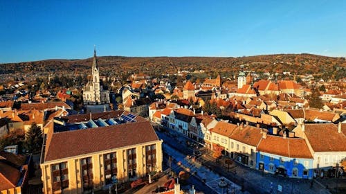 Hotel Irottko - Porodični odmor, Kőszeg, Mađarska - 17.222 RSD - 2x noćenje u dvokrevetnoj sobi za 2 osobe (1 dete od 0 do 11,99 godina besplatno), Polupansion (buffet doručak i buffet ili večera u 4 sleda)