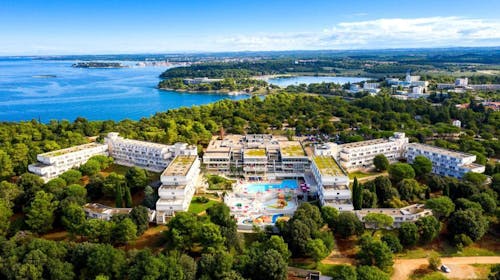 Hotel Delfin Plava Laguna - Leto u Poreču, Poreč, Istra, Hrvatska - 55.050 RSD - 5x noćenje u Economy dvokrevetnoj sobi sa dodatnim ležajem za 2 osobe (1 dete do 11,99 godina besplatno), Polupansion