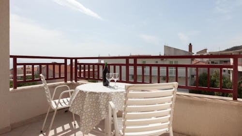 Villa Vinka - Odmor u Tučepima van glavne sezone, Tučepi, Makarska rivijera, Dalmacija, Hrvatska - 38.521 RSD - 3x noćenje u dvokrevetnoj Classic sobi sa balkonom za 2 osobe, Polupansion
