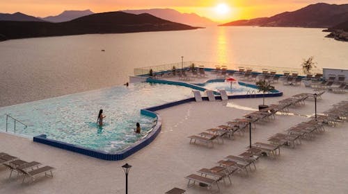 Grand Hotel Neum - Wellness odmor uz more, Neum, Bosna i Hercegovina - 30.978 RSD - 2x noćenje u dvokrevetnoj sobi pogled park za 2 osobe, Polupansion