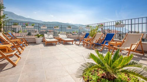 Hotel Twelve by Aycon - Porodični početak i kraj leta, Budva, Crna Gora - 73.626 RSD - 5x noćenje u dvokrevetnoj Standard sobi (sa dodatnim ležajem) za 2 osobe (1 dete do 11,99 godina besplatno), Doručak