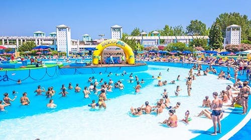 Club Hotel Residence Cesenatico - Odmor u Italiji, Cesenatico, Italija - 174.686 RSD - 7x noćenje u četverokrevetnoj sobi sa balkonom za 2 osobe (2 dece do 14 godina besplatno), All inclusive (italijanski i internacionalni doručak, ručak i večera u hotelskom buffet restoranu)