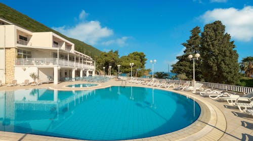 Hotel Faraon - All inclusive junski odmor u Dalmaciji, Trpanj, Dalmacija, Hrvatska - 47.549 RSD - 3x noćenje u dvokrevetnoj Comfort sobi sa balkonom (pogled more) za 2 osobe (dete do 11,99 godina besplatno), All inclusive sa uključenim pićem uz obroke