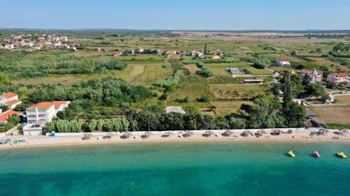 Hotel Beni - Leto u Dalmaciji, Vrsi, Dalmacija, Hrvatska - 72.778 RSD - 4x noćenje u dvokrevetnoj sobi za 2 osobe (2 dece do 6 godina besplatno), Polupansion