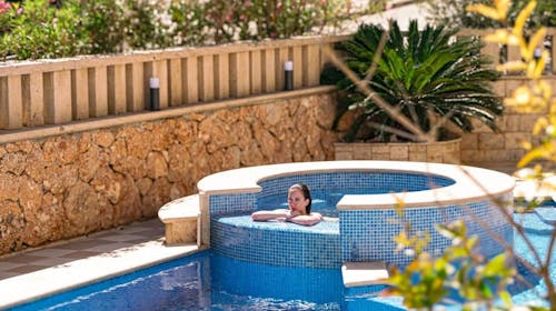 Hotel Sol - Leto u srcu Bola, Bol, ostrvo Brač, Dalmacija, Hrvatska - 68.587 RSD - 5x noćenje u jednosobnom apartmanu sa balkonom/terasom (zavisi od raspoloživosti) za 2 osobe, Doručak