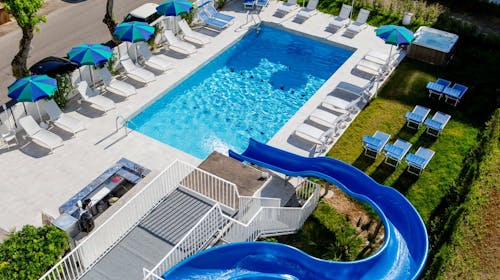 Hotel Cosmopol Cesenatico - Odmor u Italiji, Cesenatico, Italija - 205.458 RSD - 7x noćenje u četverokrevetnoj sobi sa balkonom za 2 osobe, All inclusive