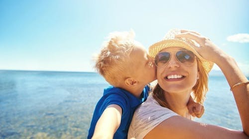 Pansion Delfin - Porodično ljeto na Krku, Omišalj, ostrvo Krk, Hrvatska - 104.976 RSD - 5x noćenje u Standard sobi za 2 osobe (2 dece do 11,99 godina besplatno), Polupansion (buffet doručak i večera)