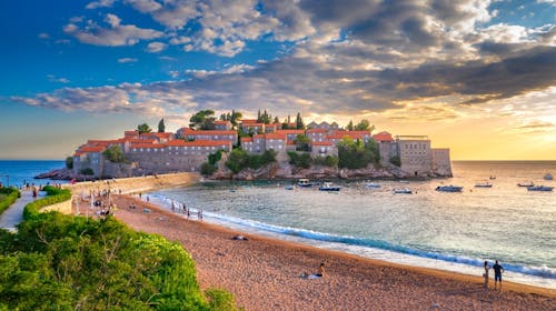 Villa Vanty by Aycon - Kraj leta na prestižnoj lokaciji, Sveti Stefan, Crna Gora - 43.979 RSD - 5x noćenje u dvokrevetnoj Standard sobi za 2 osobe, Besplatan Wi-Fi