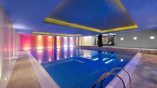 Mövenpick Hotel Sarajevo - Odmor u Sarajevu, Sarajevo, Bosna i Hercegovina - 11.158 RSD - 1x noćenje u dvokrevetnoj Standard sobi za 2 osobe, Gurmanski buffet doručak