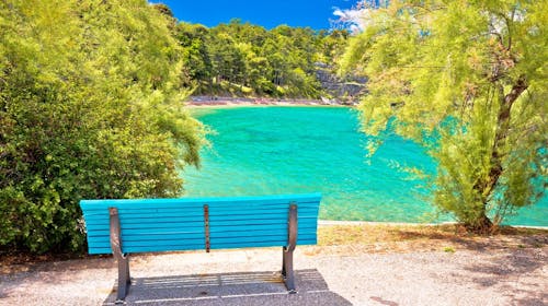 Hoteli Omišalj - Depandansa Primorka - Leto na Krku, Omišalj, ostrvo Krk, Hrvatska - 57.766 RSD - 5x noćenje u dvokrevetnoj sobi za 2 osobe (1. dete do 7,99 godina besplatno), Polupansion (buffet doručak i buffet večera sa uključenim bezalkoholnim pićem)