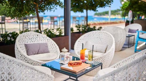 Hotel Istra Plava Laguna - Leto u Poreču, Poreč, Istra, Hrvatska - 65.614 RSD - 5x noćenje u Economy sobi s dodatnim ležajem za 2 osobe (1. dete do 11,99 godina i 2. dete do 4,99 godina besplatno), Polupansion