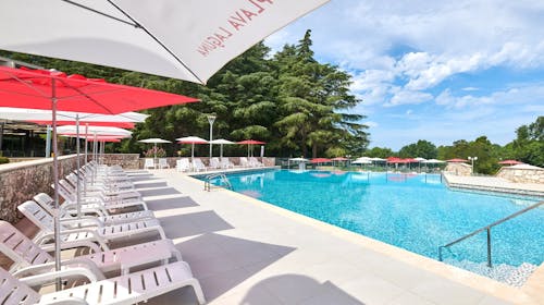 Hotel Mediteran Plava Laguna - Porodično leto u Poreču, Poreč, Istra, Hrvatska - 140.283 RSD - 5x noćenje u dvokrevetnoj Classic sobi sa dodatnim ležajem i balkonom za 2 osobe (1. dete do 11,99 godina i 2. dete do 4,99 godina besplatno), Polupansion