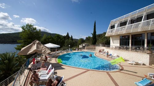 Adria All Inclusive Hotel - All inclusive odmor na Korčuli, Vela Luka, Korčula, Dalmacija, Hrvatska - 145.012 RSD - 7x noćenje u sobi s pogledom na park za 2 osobe (1 dete do 6,99 godina besplatno), All inclusive (doručak, ručak, večera, piće uz obroke, coffee time, izbor pića u aperitiv baru)