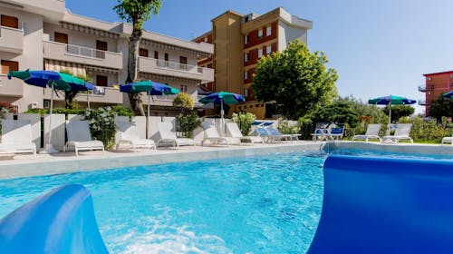 Club Hotel Residence Cesenatico - Odmor u Italiji, Cesenatico, Italija - 264.183 RSD - 7x noćenje u četverokrevetnoj sobi sa balkonom za 2 osobe (2 dece do 14 godina besplatno), All inclusive (italijanski i internacionalni doručak, ručak i večera u hotelskom buffet restoranu)