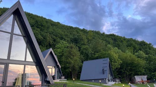 Klek 77 Luxury Chalets - Odmor u drvenim kućicama na Jahorini tokom sedmice, Sarajevo, Bosna i Hercegovina - 11.978 RSD - 1x noćenje u drvenoj kućici za 2 osobe (2 dece do 10 godina besplatno, uz prethodnu najavu), Korištenje jacuzzija