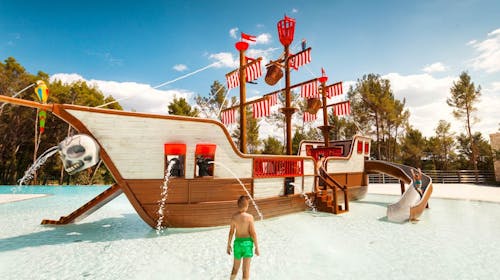 Santa Marina Camping - Porodično leto, Poreč, Istra, Hrvatska - 45.791 RSD - 3x noćenje u Premium Comfort mobilnoj kućici za do 4 osobe (2 dece do 11,99 godina besplatno), Posteljina i peškiri