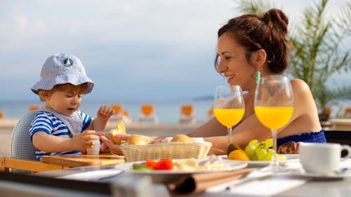 Blue Waves Resort - Last minute porodični paket opuštanja - Family Junior Suite, Malinska, ostrvo Krk, Hrvatska - 44.619 RSD - 2x noćenje u Family Junior Suite sa pogledom na more za 2 osobe (1 dete do 13 godina besplatno), Polupansion (doručak i večera)