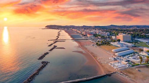 Hotel President - Odmor uz more za kraj leta, Bellaria Igea Marina, Italija - 44.402 RSD - 3x noćenje u dvokrevetnoj sobi sa balkonom ili bez balkona za 2 osobe, Polupansion u hotelskom restoranu