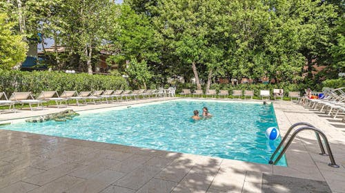 Hotel Royal Inn - Savršeni odmor odmah pored plaže u Italiji, San Mauro A Mare, Italija - 38.059 RSD - 3x noćenje u dvokrevetnoj sobi sa balkonom (zavisno od raspoloživosti) za 2 osobe, Polupansion u hotelskom restoranu sa uključenim pićima